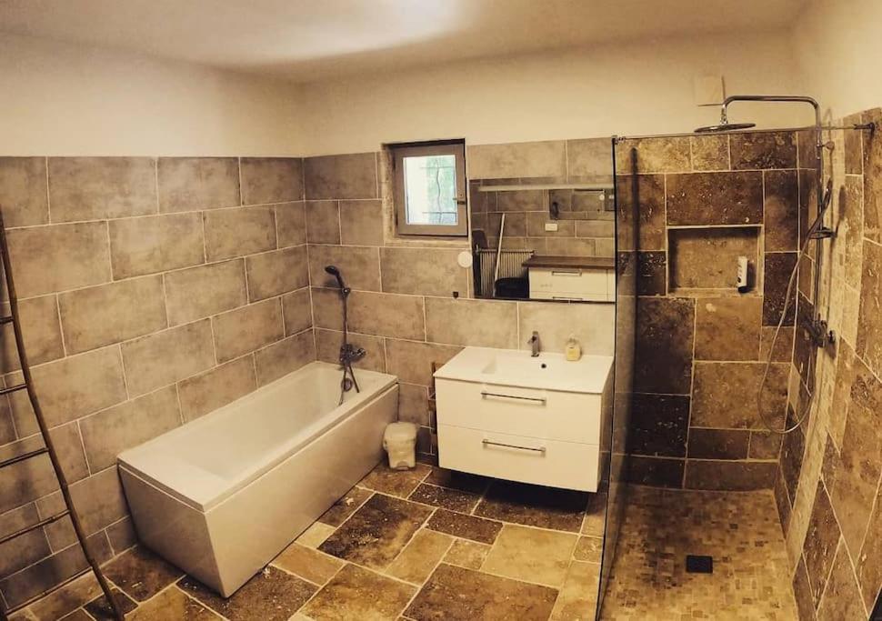 Charmant Rez De Villa Climatise Renove, 90M2 Avec Parking Cassis Ngoại thất bức ảnh